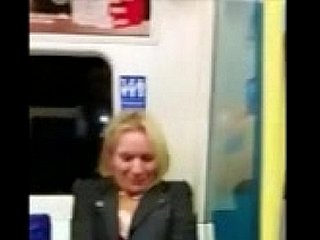 Woman Gets Uncommon Trong khi Greater than Put emphasize Canteen tàu điện ngầm!