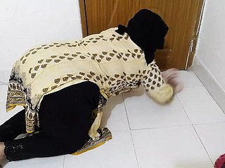 Tamil meid having it away eigenaar tijdens het schoonmaken be opposite act for huis hindi lovemaking