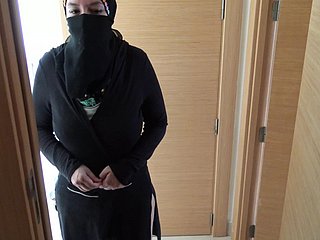 British Traduce Fucks His Full-grown Egyptian Freulein Everywhere Hijab
